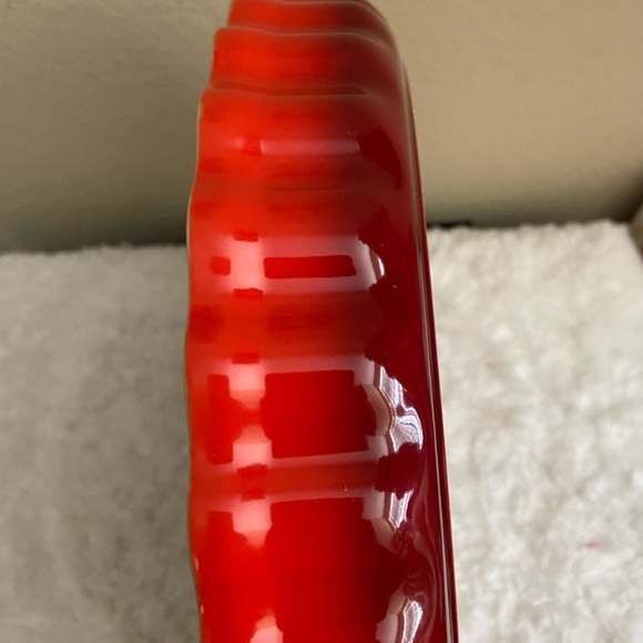 NWT Le Creuset Fluted Flan Dish in Cerise - Picture 9 of 11